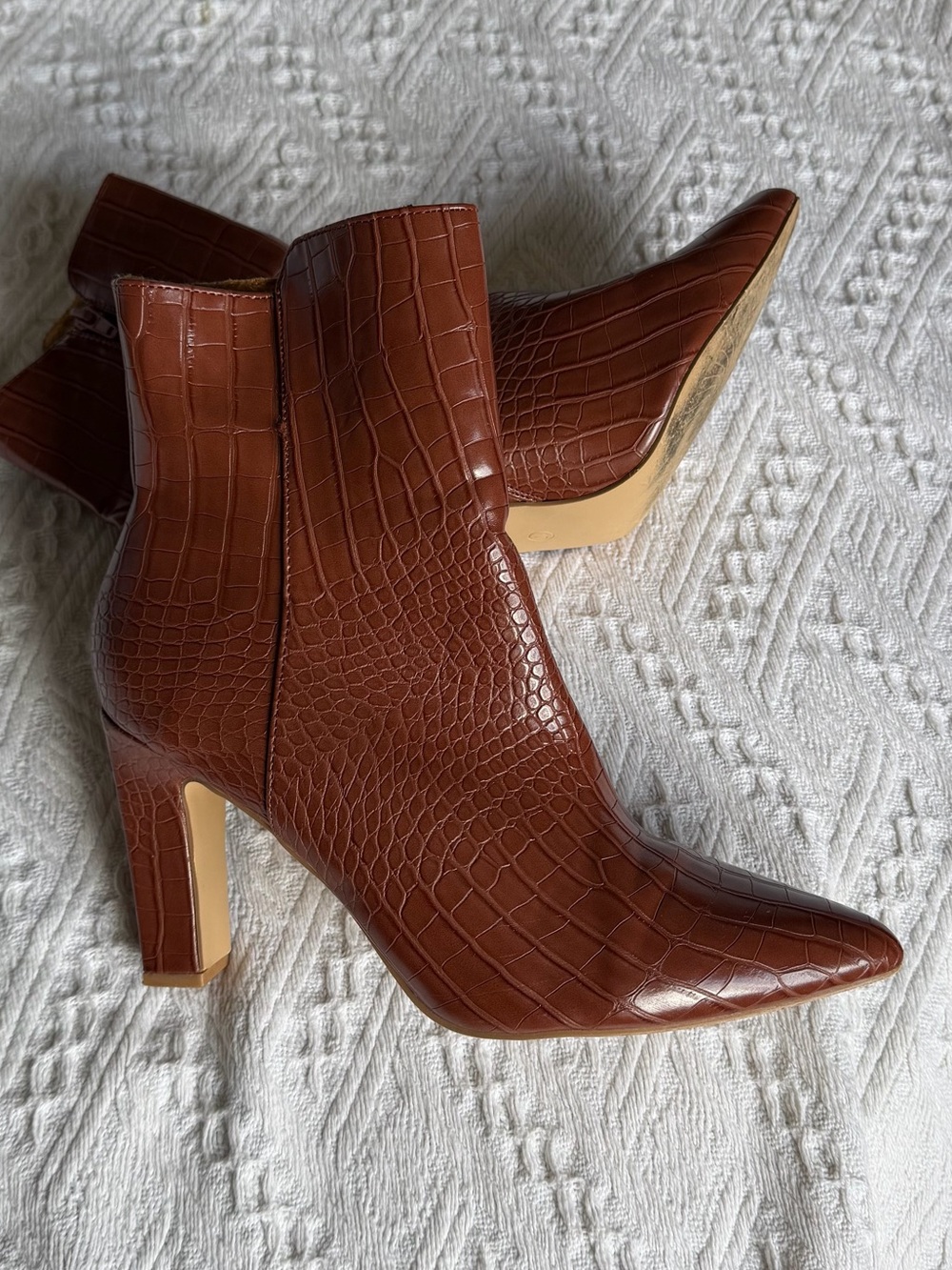 Women's Brown Croc-Embossed Pointed-Toe Heeled Ankle Boots